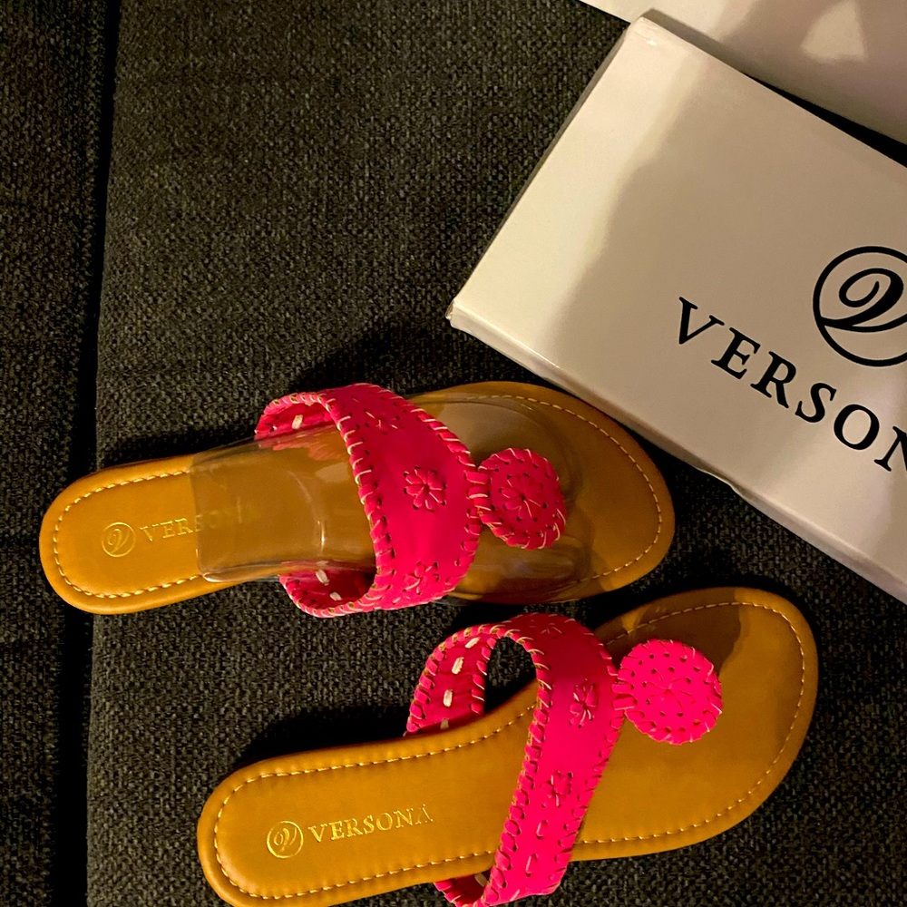 Brand new Hot pink Versona sandals size 9